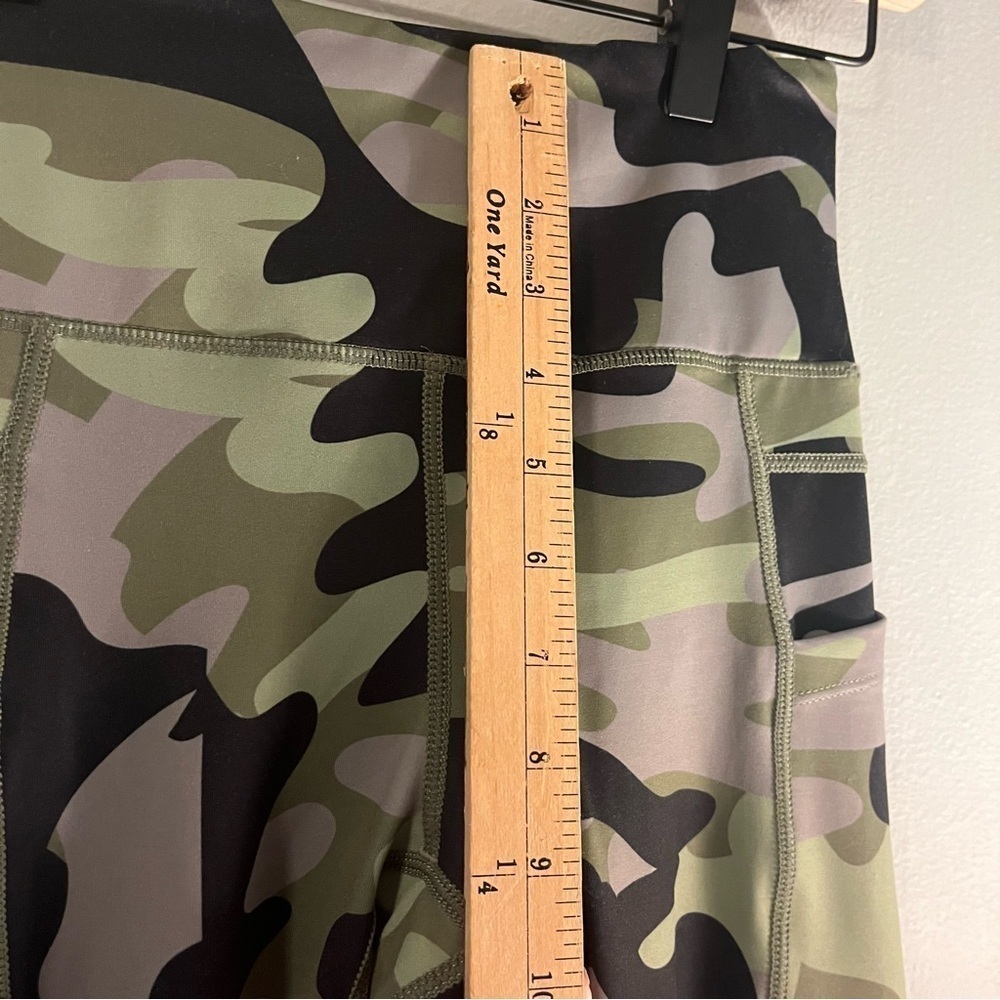 Zyia Active Camo Print Light n Tight Legging Size 2 - Picture 6 of 9